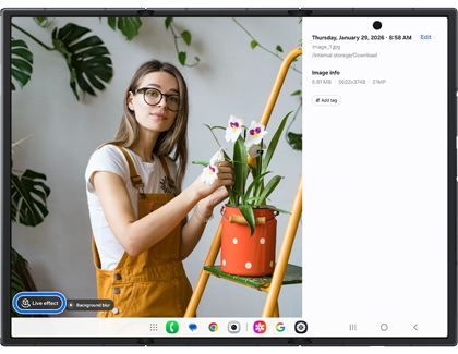 Photo info screen on an unfolded Galaxy Z TriFold main screen with the Live effect button highlighted in a blue box.