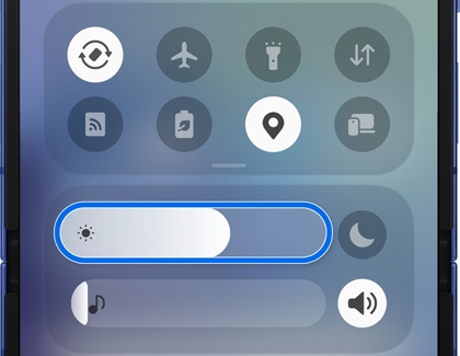 Brightness slider in Quick panel on a Galaxy S25 Ultra.