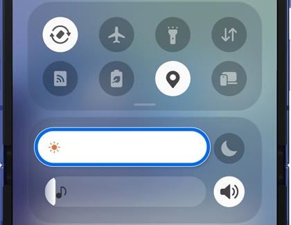 Brightness slider adjusted to maximum on a Galaxy S25 Ultra.