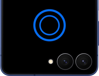 Tap gesture on the cover screen of the Galaxy Z Flip7.