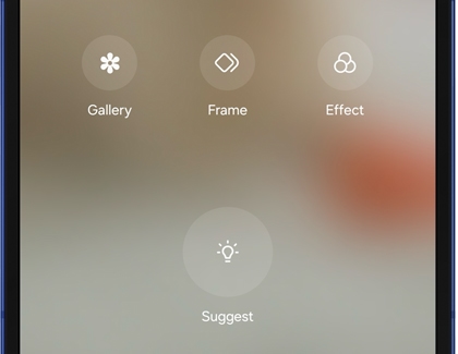 Wallpaper selection menu on a Galaxy Z Flip7 showing options for Gallery, Frame, Effect, and Suggest.