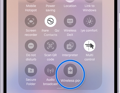 A Galaxy device screen showing the quick panel with the Wireless power sharing icon highlighted.