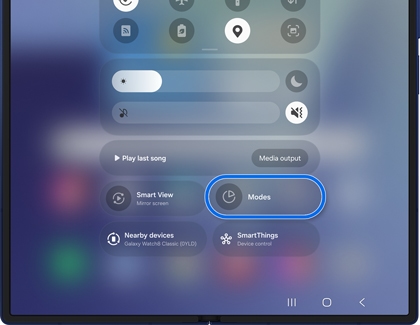 Modes button highlighted in the quick panel on a Galaxy Z Fold7.