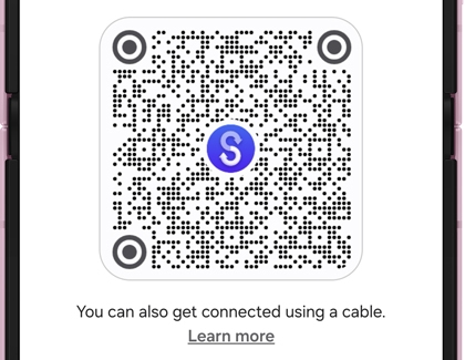 A Galaxy Z Flip displaying a QR code with a Smart Switch icon in the center and connection options below.