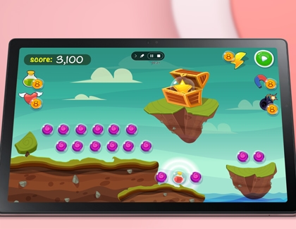 Screen recording panel open while playing game on Galaxy A8