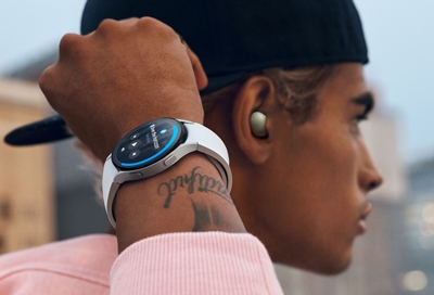 Pair Bluetooth headphones to Galaxy smart watch