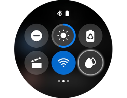 Water lock mode icon highlighted on a Samsung Galaxy Watch