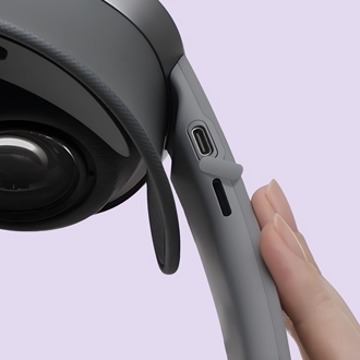 The USB port on the Galaxy XR won't charge the headset