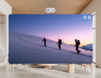 Image of a landscape photo displayed in the Gallery app with the Immersive view icon highlighted.