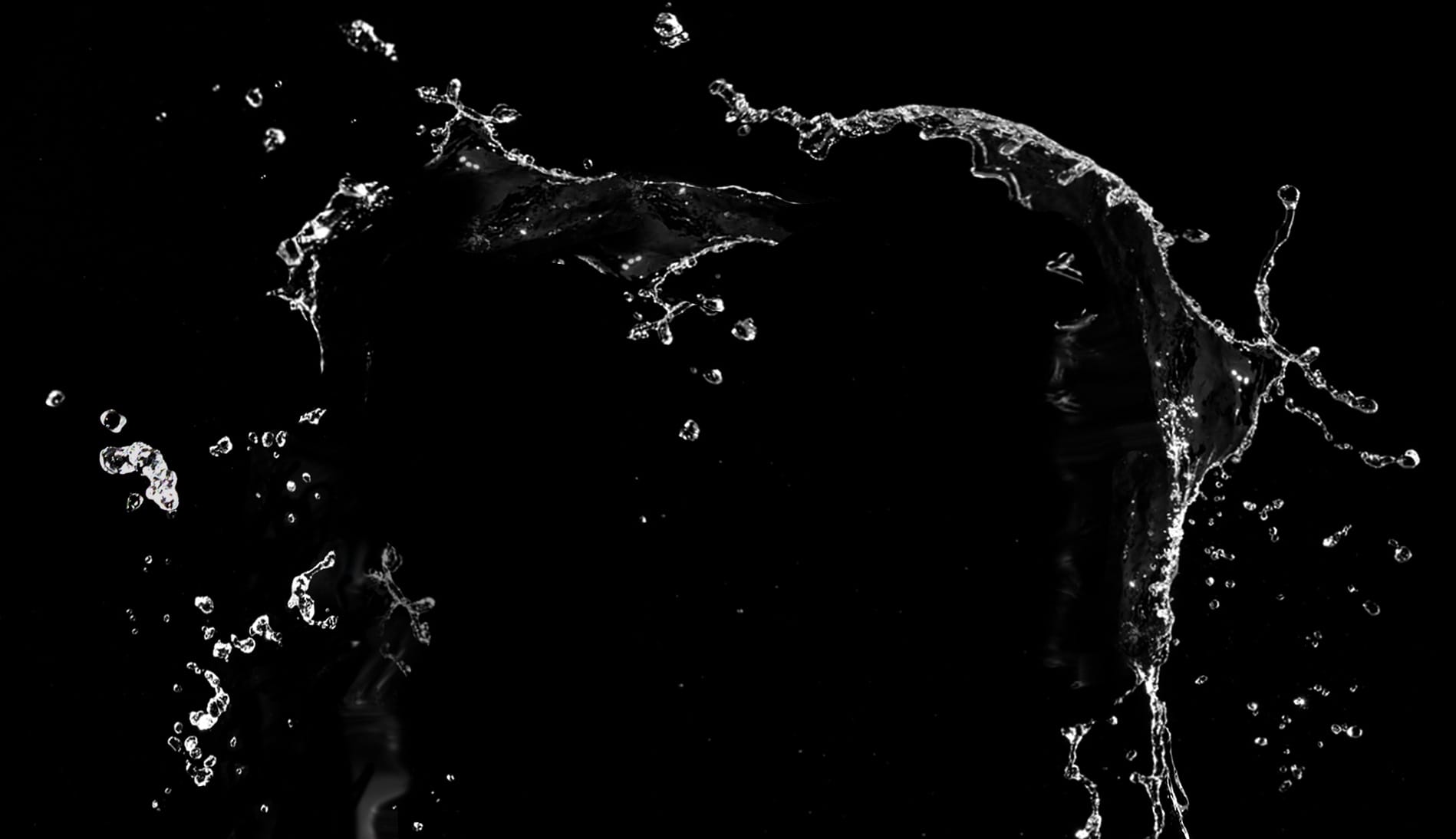Вода на черном фоне. Samsung Galaxy s20 ip68. Брызги воды. Брызги воды на черном фоне. Всплеск воды на черном фоне.