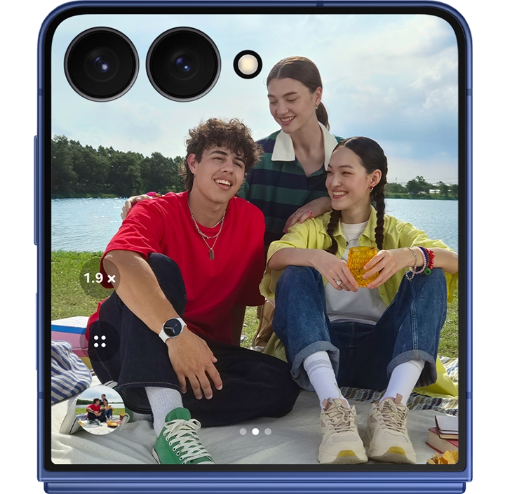 Galaxy Z Flip7 | AI Flip Phone | Samsung US | Samsung US