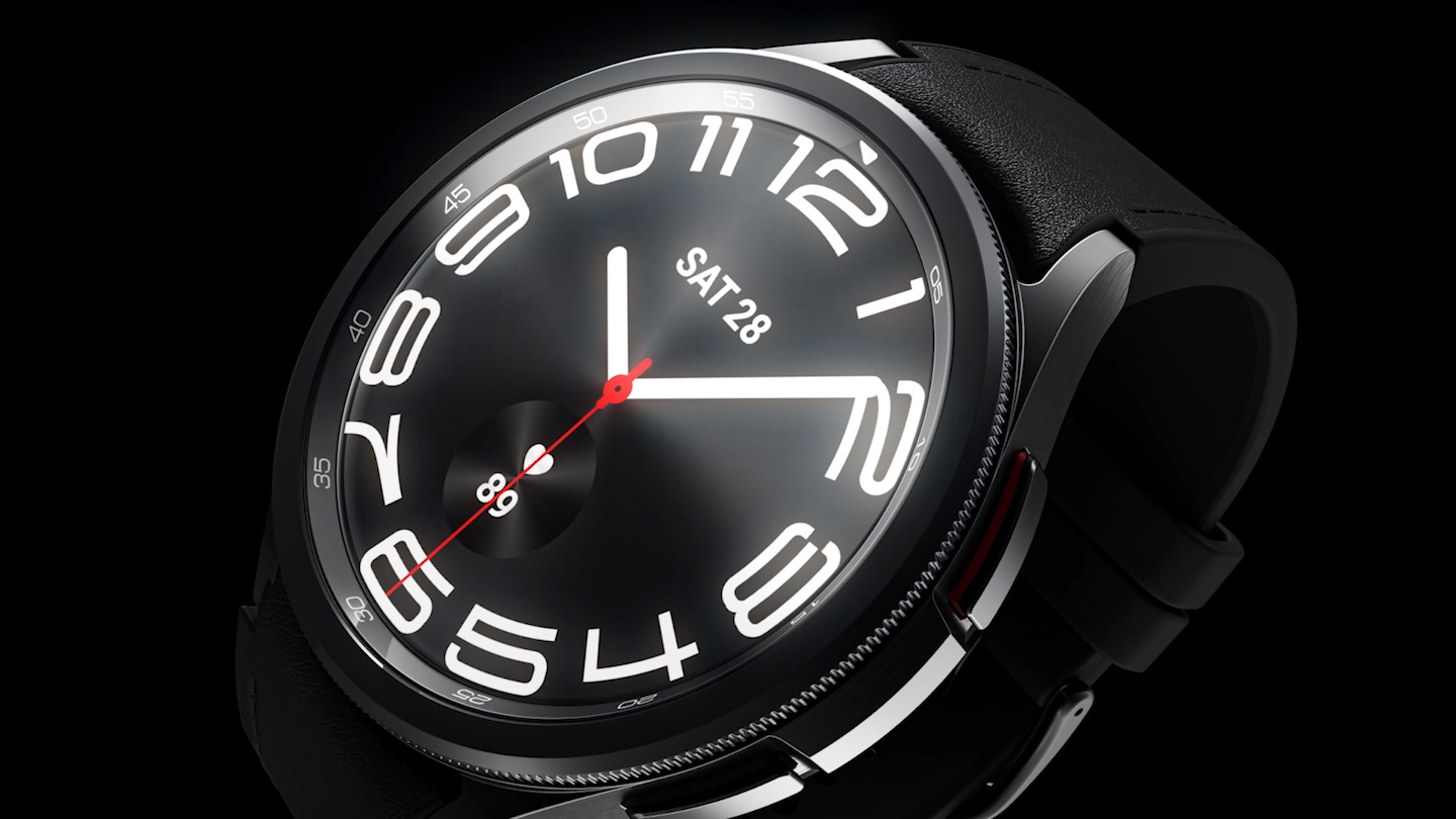 Galaxy Watch6 Classic can be seen rotating with a gleam of light going over the display to indicate the durability of the Sapphire Crystal glass.